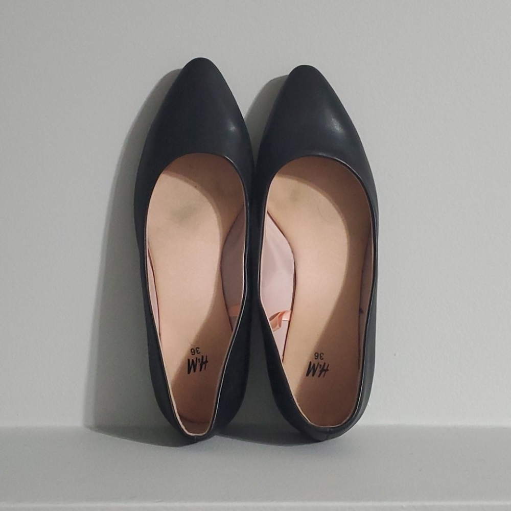 H&M Flats